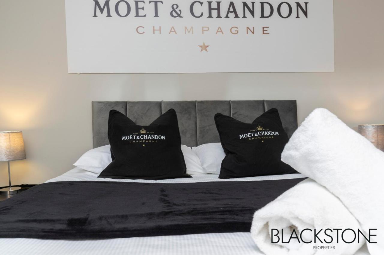 Champagne House - 4 Bed Property Plus 2 Sofa Beds By Bpne Darlington  Buitenkant foto