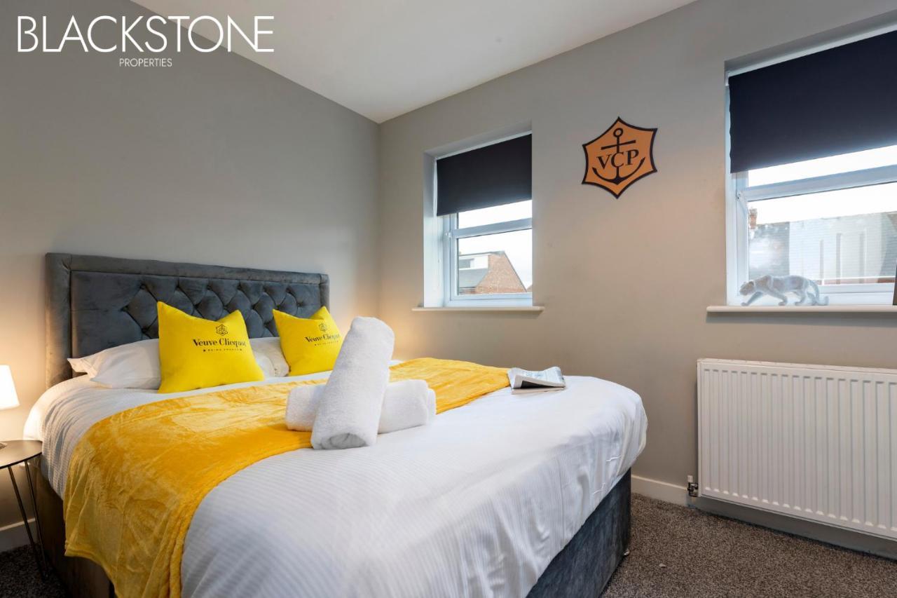 Champagne House - 4 Bed Property Plus 2 Sofa Beds By Bpne Darlington  Buitenkant foto